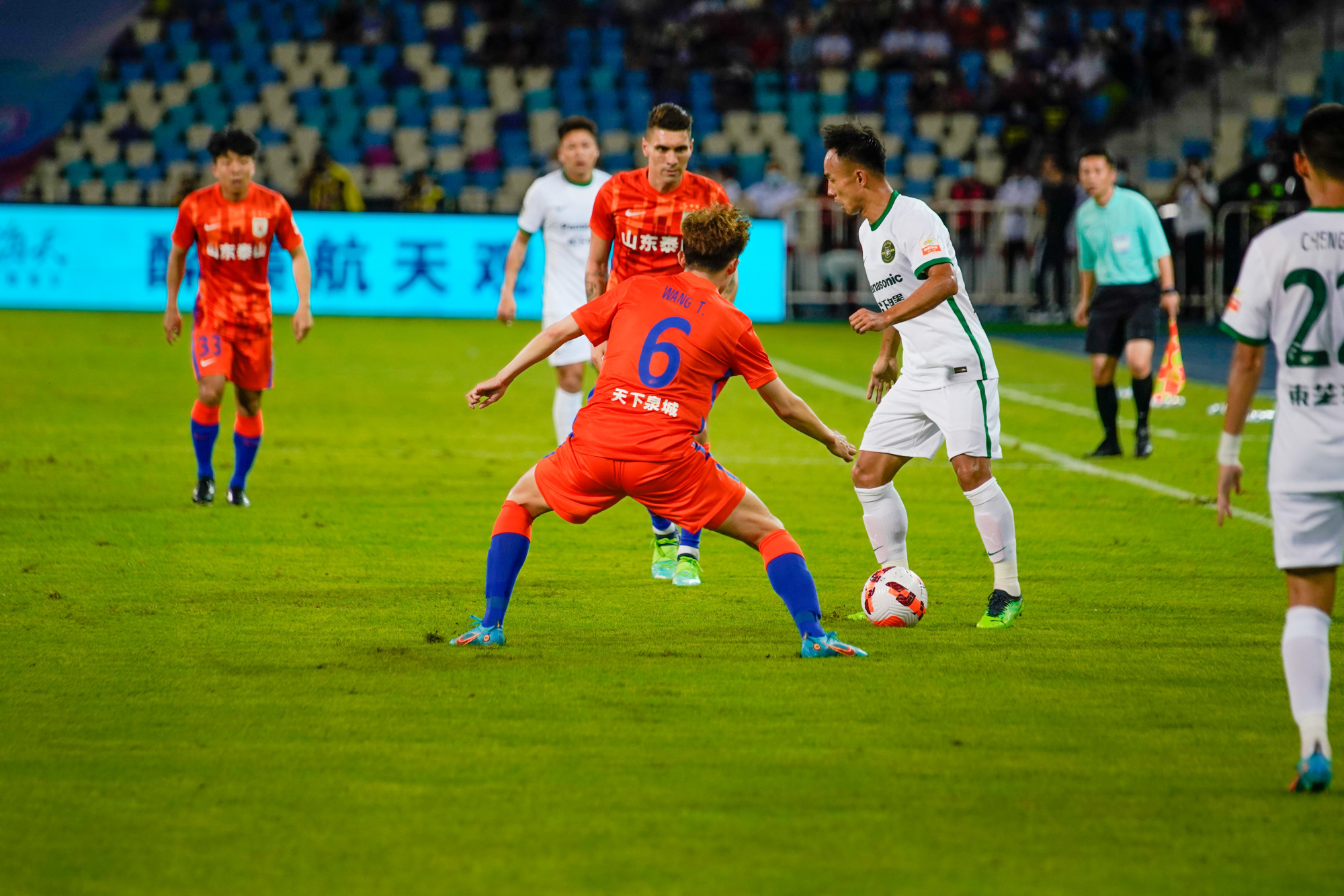 BLG赛后群访 Crisp：以2-1结束算是一个可以接受的结果