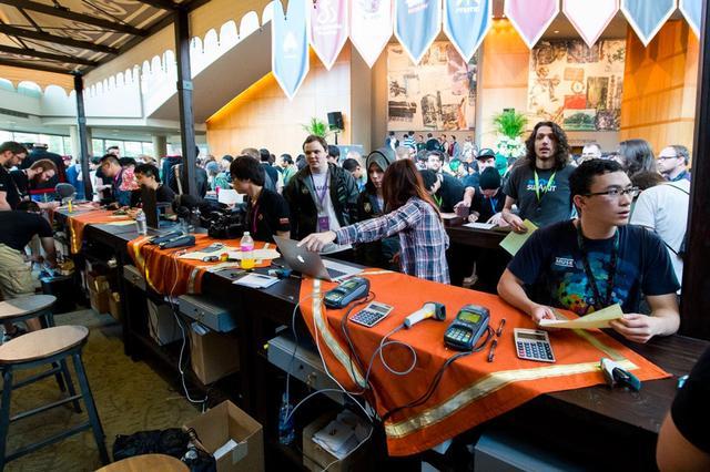 TheShy ，Randolph，Karma，出门遭遇重创， Aki 加入了团队，带来了疯狂的Dave表演， Ninjas in Pyjamas 收复了一座城市