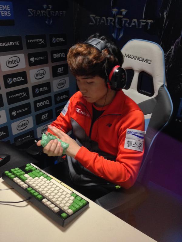 BLEED 在签约2.5个月后将 nexa 送上替补席