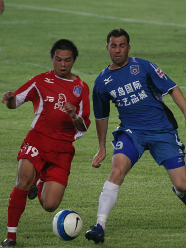 从LPL成立至今，综合票数最高的10位选手获得“LPL十周年十大选手”荣誉称号